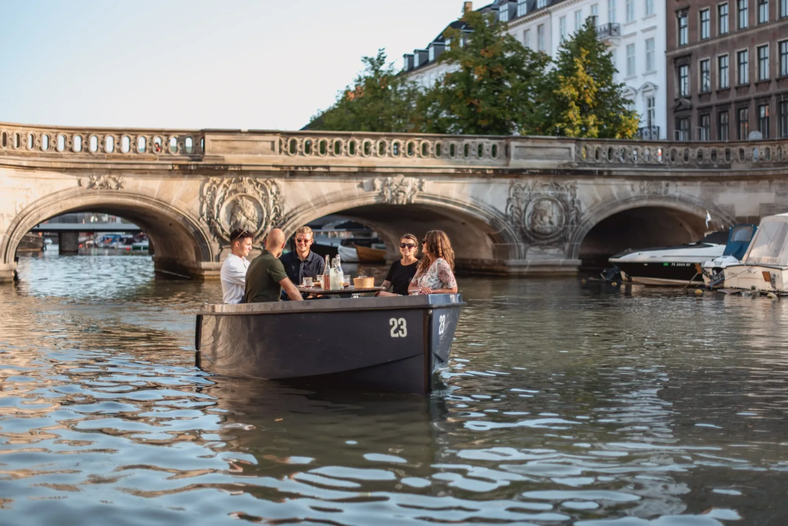 Copenhagen: Electric Boat Rental (No License Required)
